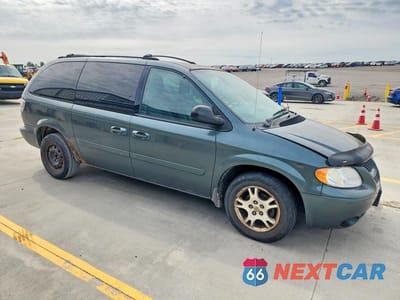 Czwarte zdjęcie samochodu z boku: 2004 DODGE GRAND CARAVAN SXT VIN:2D4GP44L64R585817 - miniatura
