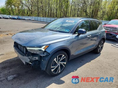 2019 VOLVO XC40 T5 R-DESIGN YV4162UM9K2117222 - główne zdjęcie licytacji z USA - miniatura