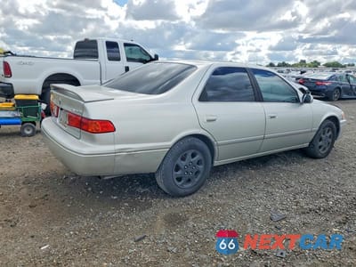 Trzecie zdjęcie samochodu z tyłu: 2000 TOYOTA CAMRY LE V6 VIN:JT2BF28K2Y0251180 - miniatura