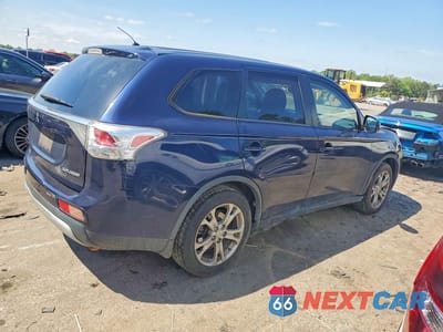Trzecie zdjęcie samochodu z tyłu: 2015 MITSUBISHI OUTLANDER SE VIN:JA4AD3A34FZ010130 - miniatura