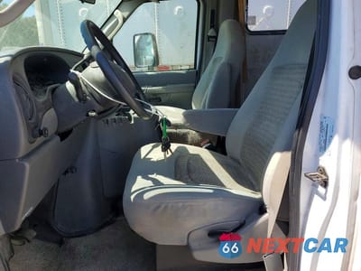 Zdjęcie 7 z 12 samochodu: 2005 FORD ECONOLINE E350 SUPER DUTY CUTAWAY VAN VIN:1FDWE35S15HA35545 - miniatura