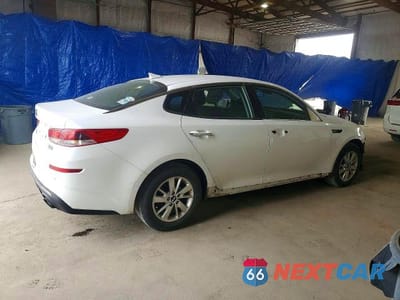 Trzecie zdjęcie samochodu z tyłu: 2019 KIA OPTIMA LX VIN:5XXGT4L39KG278447 - miniatura