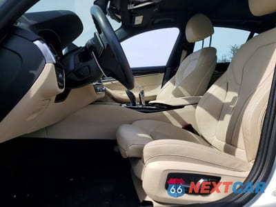 Zdjęcie 7 z 12 samochodu: 2017 BMW 530 XI VIN:WBAJA7C35HG904815 - miniatura