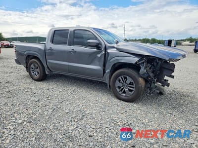 Czwarte zdjęcie samochodu z boku: 2025 NISSAN FRONTIER SV VIN:1N6ED1EJ1SN653599 - miniatura