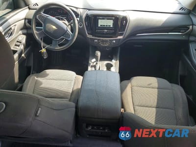 Zdjęcie 8 z 13 samochodu: 2018 CHEVROLET TRAVERSE LS VIN:1GNEVFKW0JJ108391 - miniatura