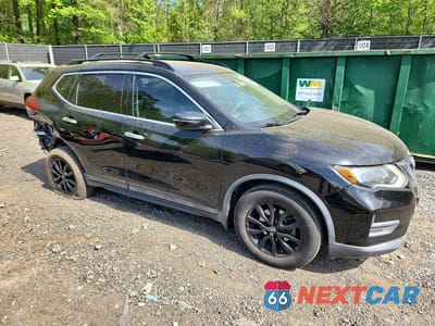 Czwarte zdjęcie samochodu z boku: 2017 NISSAN ROGUE SV VIN:5N1AT2MT1HC806222 - miniatura