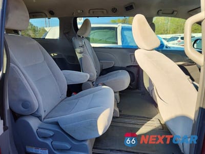 Zdjęcie 11 z 13 samochodu: 2016 TOYOTA SIENNA LE 8-PASSENGER VIN:5TDKK3DC6GS719639 - miniatura