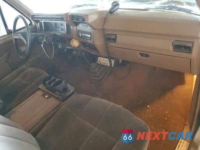 Zdjęcie 8 z 12 samochodu: 1986 FORD F250 VIN:1FTHX2518GKA61770 - miniatura