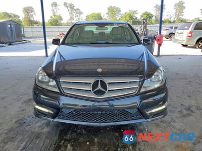 Piąte zdjęcie samochodu w środku: 2013 MERCEDES-BENZ C 300 4MATIC VIN:WDDGF8AB1DR292535 - miniatura