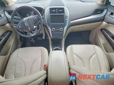 Zdjęcie 8 z 12 samochodu: 2017 LINCOLN MKC VIN:5LMCJ1C98HUL50046 - miniatura