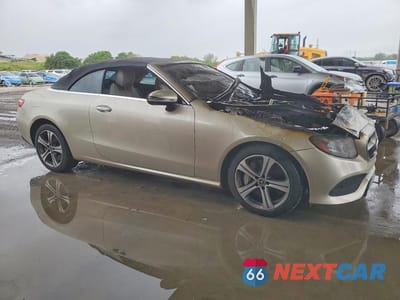 Czwarte zdjęcie samochodu z boku: 2018 MERCEDES-BENZ E 400 4MATIC VIN:WDD1K6GB6JF045036 - miniatura