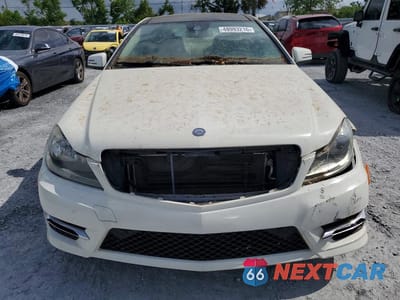 Piąte zdjęcie samochodu w środku: 2012 MERCEDES-BENZ C 250 VIN:WDDGJ4HB3CF861852 - miniatura