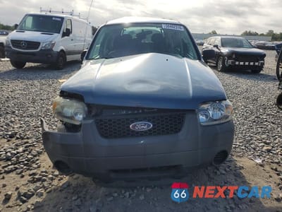 Piąte zdjęcie samochodu w środku: 2005 FORD ESCAPE XLS VIN:1FMCU02Z75DA26524 - miniatura