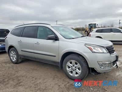 Czwarte zdjęcie samochodu z boku: 2017 CHEVROLET TRAVERSE LS VIN:1GNKVFED3HJ323741 - miniatura