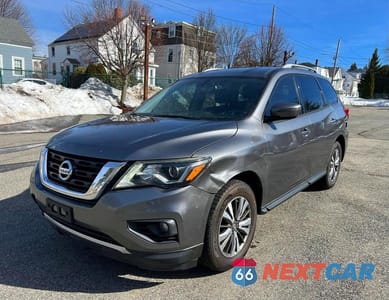 Drugie zdjęcie samochodu z przodu: 2017 NISSAN PATHFINDER SV VIN:5N1DR2MM2HC664175 - miniatura