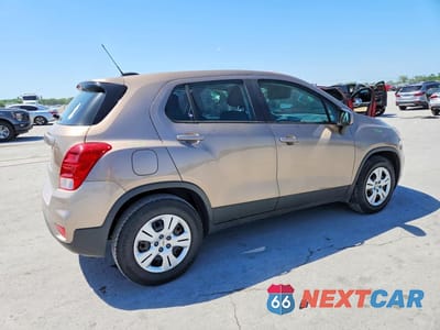 Trzecie zdjęcie samochodu z tyłu: 2018 CHEVROLET TRAX LS VIN:3GNCJKSB1JL206346 - miniatura
