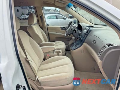 Piąte zdjęcie samochodu w środku: 2006 KIA SEDONA LX VIN:KNDMB233766022936 - miniatura