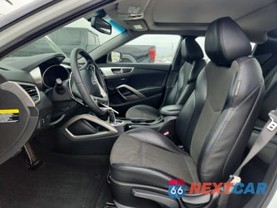 Zdjęcie 7 z 13 samochodu: 2013 HYUNDAI VELOSTER BASE VIN:KMHTC6AD7DU101328 - miniatura