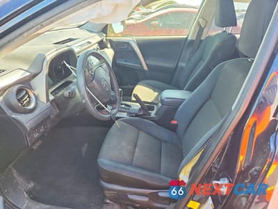 Zdjęcie 7 z 12 samochodu: 2018 TOYOTA RAV4 LE VIN:JTMZFREV0JJ724457 - miniatura