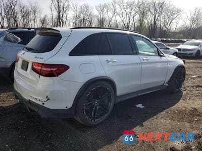 Trzecie zdjęcie samochodu z tyłu: 2019 MERCEDES-BENZ GLC 63 4MATIC AMG VIN:WDC0G8JB3KF497646 - miniatura
