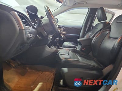Zdjęcie 7 z 13 samochodu: 2019 JEEP CHEROKEE LIMITED VIN:1C4PJMDX2KD303478 - miniatura