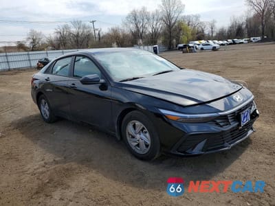 Czwarte zdjęcie samochodu z boku: 2026 HYUNDAI ELANTRA SE VIN:KMHLL4DG2TU106641 - miniatura