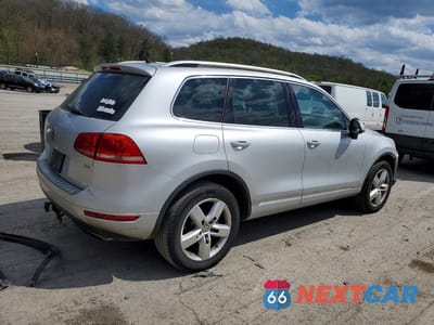 Trzecie zdjęcie samochodu z tyłu: 2013 VOLKSWAGEN TOUAREG V6 VIN:WVGEF9BP5DD006647 - miniatura