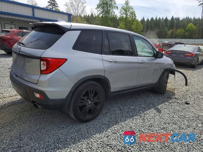 Trzecie zdjęcie samochodu z tyłu: 2019 HONDA PASSPORT SPORT VIN:5FNYF7H26KB001139 - miniatura