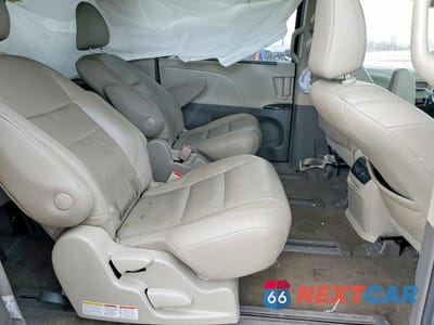 Zdjęcie 11 z 13 samochodu: 2018 TOYOTA SIENNA XLE 7-PASSENGER VIN:5TDDZ3DC8JS191033 - miniatura