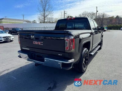 Trzecie zdjęcie samochodu z tyłu: 2018 GMC SIERRA K1500 SLT VIN:3GTU2NEC0JG561355 - miniatura