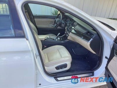 Piąte zdjęcie samochodu w środku: 2014 BMW 528 XI VIN:WBA5A7C50ED613865 - miniatura