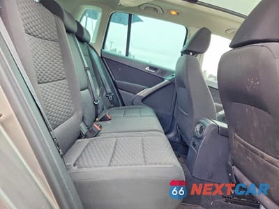 Zdjęcie 11 z 13 samochodu: 2009 VOLKSWAGEN TIGUAN S VIN:WVGAV75N89W004497 - miniatura
