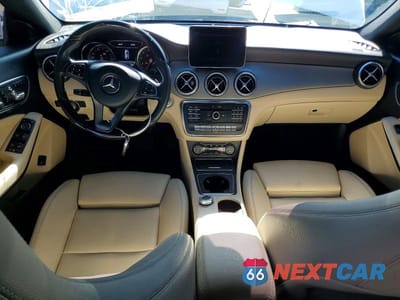 Zdjęcie 8 z 12 samochodu: 2018 MERCEDES-BENZ CLA 250 VIN:WDDSJ4EB5JN654607 - miniatura