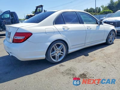 Trzecie zdjęcie samochodu z tyłu: 2013 MERCEDES-BENZ C 250 VIN:WDDGF4HB9DA779219 - miniatura