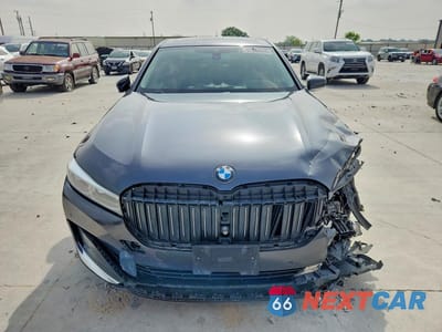 Piąte zdjęcie samochodu w środku: 2022 BMW 740 I VIN:WBA7T2C07NCH07471 - miniatura