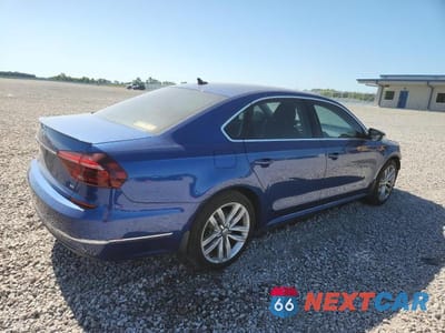 Trzecie zdjęcie samochodu z tyłu: 2017 VOLKSWAGEN PASSAT SEL PREMIUM VIN:1VWCT7A34HC055788 - miniatura