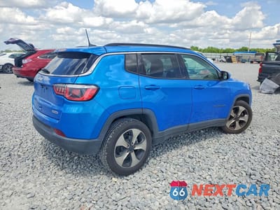 Trzecie zdjęcie samochodu z tyłu: 2017 JEEP COMPASS LATITUDE VIN:3C4NJCBB3HT668621 - miniatura