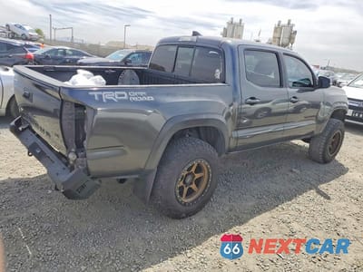 Trzecie zdjęcie samochodu z tyłu: 2016 TOYOTA TACOMA TRD OFF-ROAD VIN:3TMAZ5CN6GM012059 - miniatura