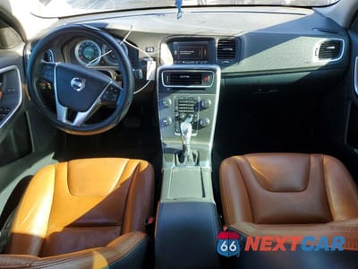 Zdjęcie 8 z 11 samochodu: 2013 VOLVO S60 T5 VIN:YV1612FH2D2221118 - miniatura