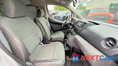 Piąte zdjęcie samochodu w środku: 2015 NISSAN NV200 S VIN:3N6CM0KN5FK722153 - miniatura