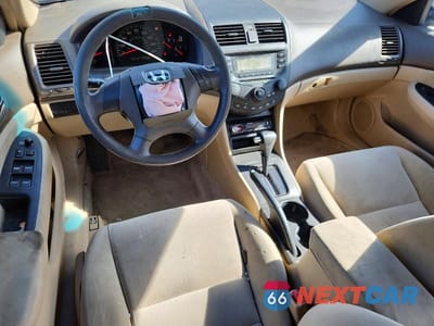 Zdjęcie 8 z 13 samochodu: 2005 HONDA ACCORD LX VIN:1HGCM56495A099428 - miniatura