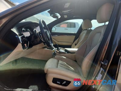 Zdjęcie 7 z 13 samochodu: 2019 BMW 540 I VIN:WBAJE5C5XKWE66061 - miniatura