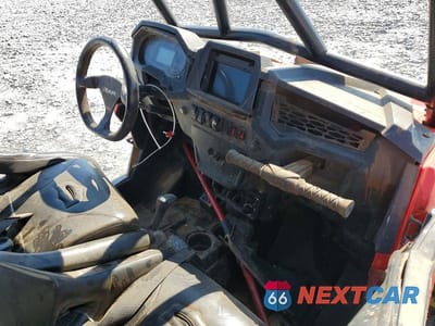 Piąte zdjęcie samochodu w środku: 2019 POLARIS RZR UTILITY VEHICLE VIN:3NSVEL928KF587113 - miniatura