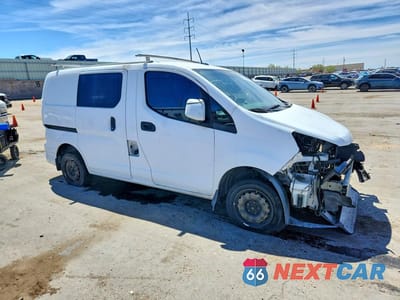 Czwarte zdjęcie samochodu z boku: 2017 NISSAN NV200 SV VIN:3N6CM0KN0HK717154 - miniatura