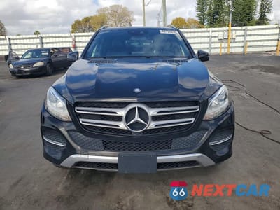 Piąte zdjęcie samochodu w środku: 2017 MERCEDES-BENZ GLE 350 4MATIC VIN:4JGDA5HB4HA825106 - miniatura