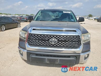Piąte zdjęcie samochodu w środku: 2019 TOYOTA TUNDRA VIN:5TFEY5F16KX253197 - miniatura
