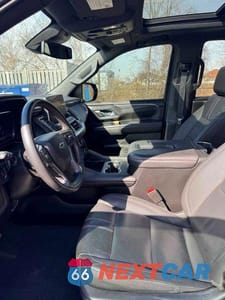 Piąte zdjęcie samochodu w środku: 2023 CHEVROLET TAHOE K1500 RST VIN:1GNSKRKD4PR147068 - miniatura