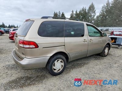 Trzecie zdjęcie samochodu z tyłu: 2002 TOYOTA SIENNA LE VIN:4T3ZF13CX2U437925 - miniatura