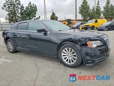 Czwarte zdjęcie samochodu z boku: 2012 CHRYSLER 300 VIN:2C3CCAAG3CH261438 - miniatura