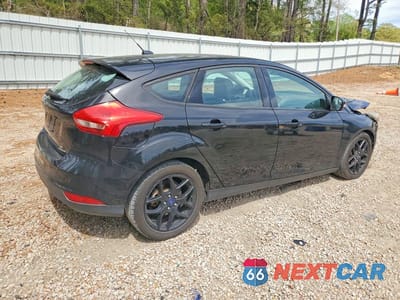 Trzecie zdjęcie samochodu z tyłu: 2016 FORD FOCUS SE VIN:1FADP3K25GL318210 - miniatura